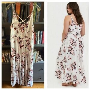 Torrid Floral Maxi Dress in White and Pink size 1 GUC